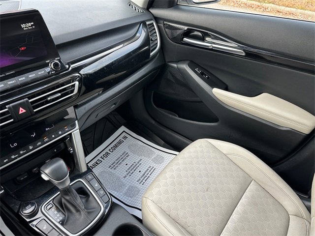 Used 2022 Kia Seltos EX image 29