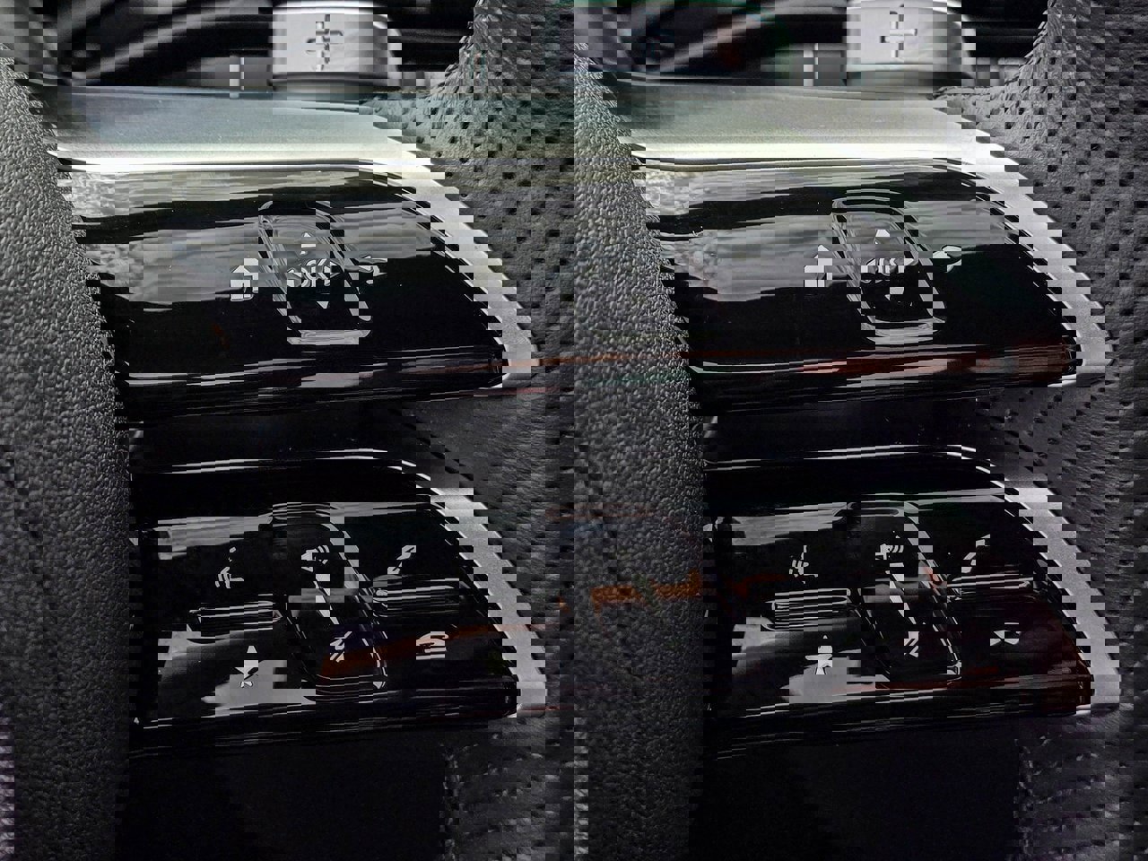 New 2025 Mercedes-Benz C 300 4MATIC Sedan image 24