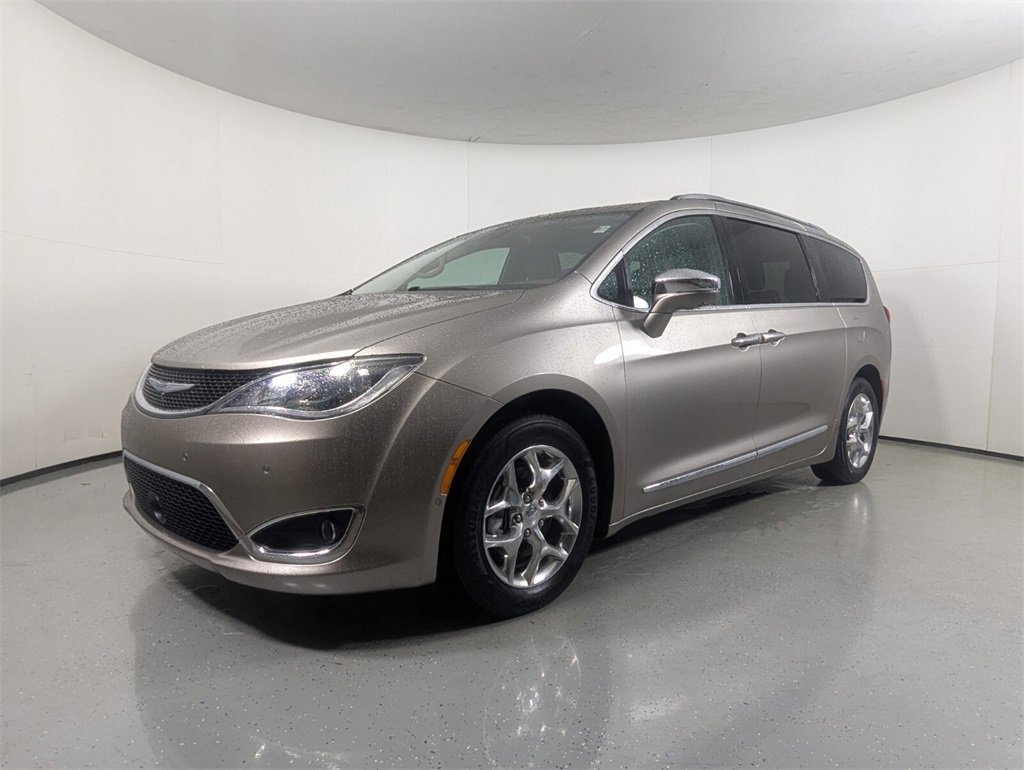 Used 2018 Chrysler Pacifica Limited w/ Advanced Safetytec Group image 3