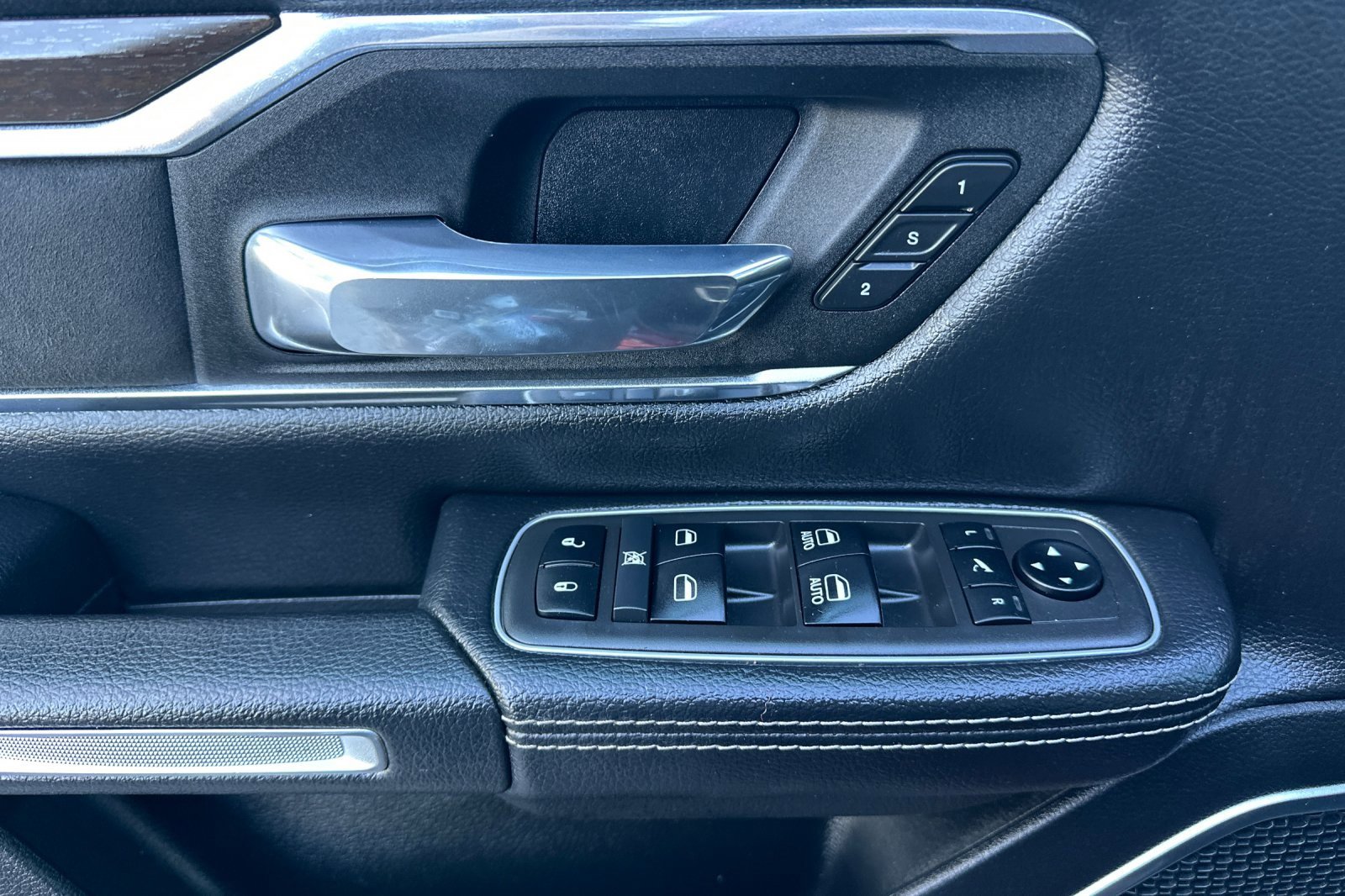 Used 2021 RAM 1500 Laramie image 11