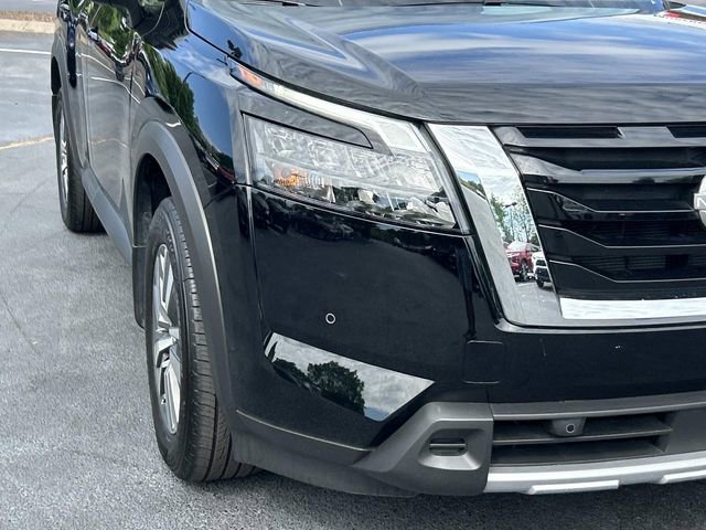 Used 2025 Nissan Pathfinder SL AWD/4WD image 10