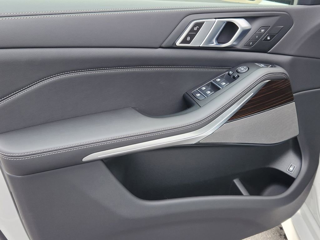 New 2026 BMW X5 xDrive50e AWD/4WD image 8