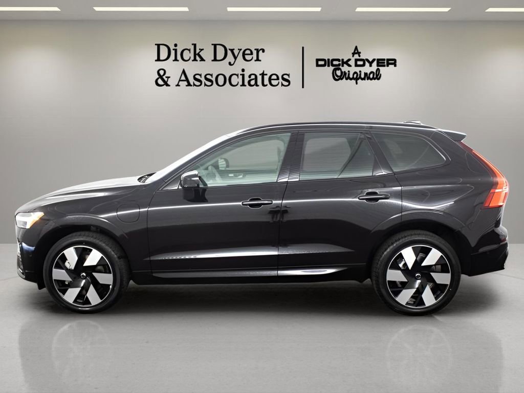 Certified 2025 Volvo XC60 T8 Plus w/ Protection Package Premier image 3