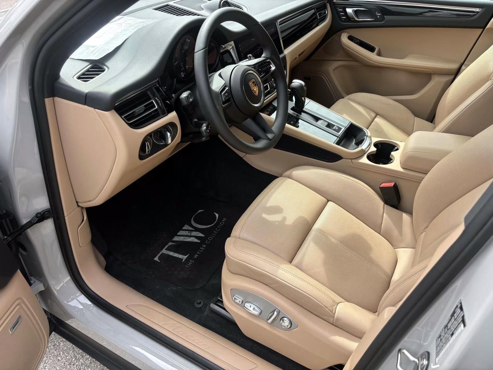 Used 2025 Porsche Macan image 19