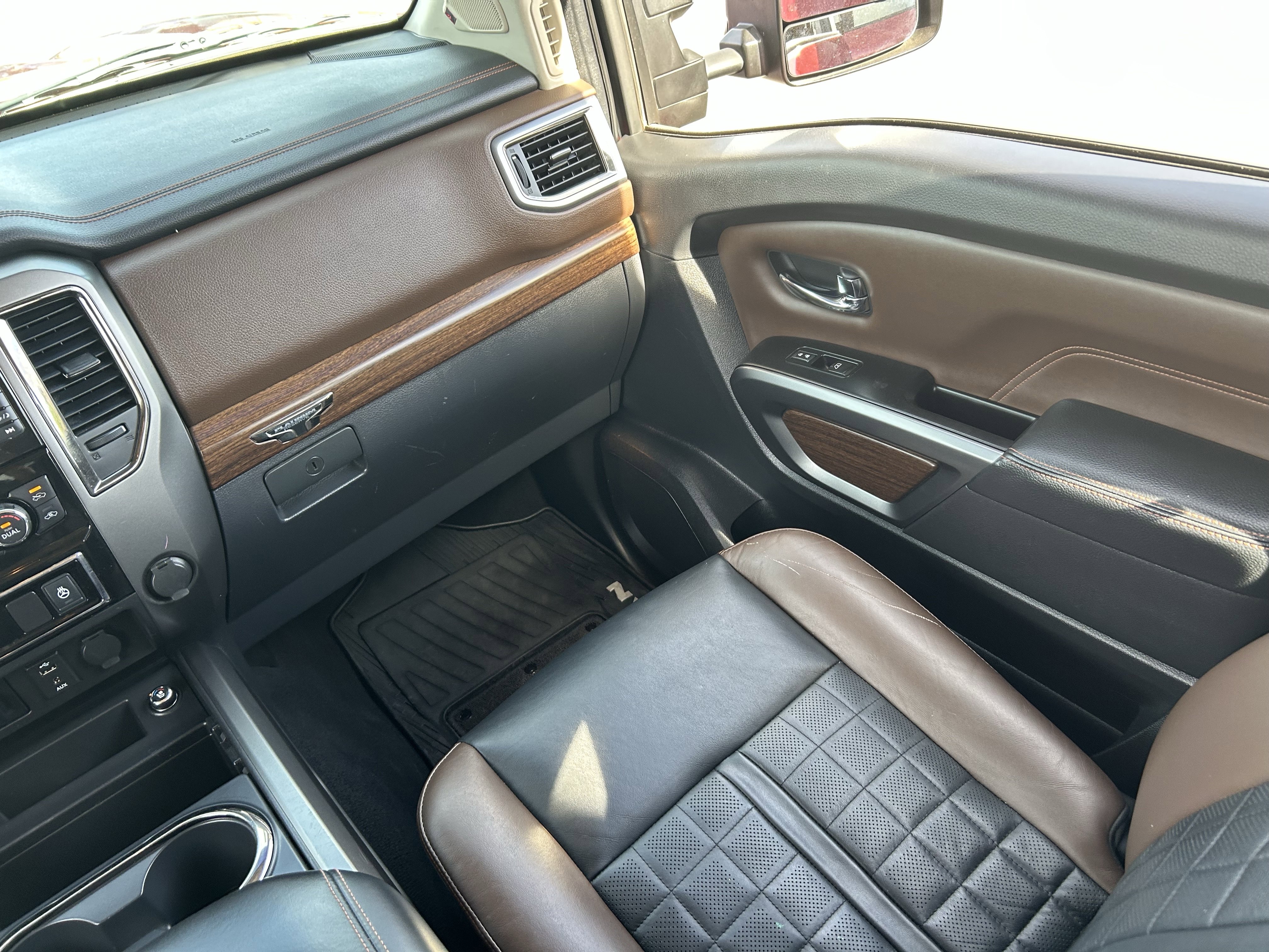 Used 2016 Nissan Titan Platinum Reserve AWD/4WD image 18