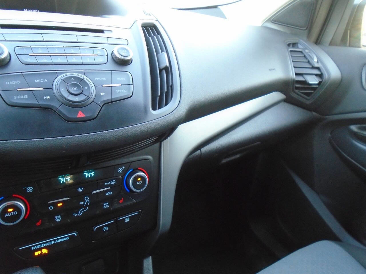 Used 2018 Ford Escape SE image 11