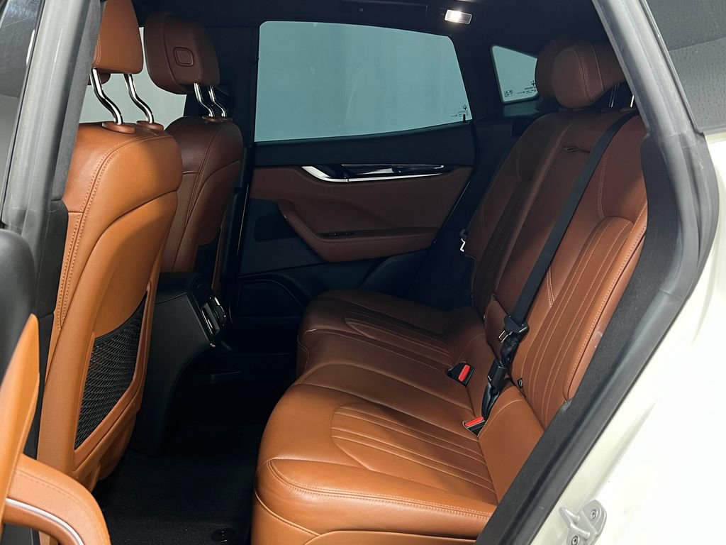 Used 2020 Maserati Levante image 33