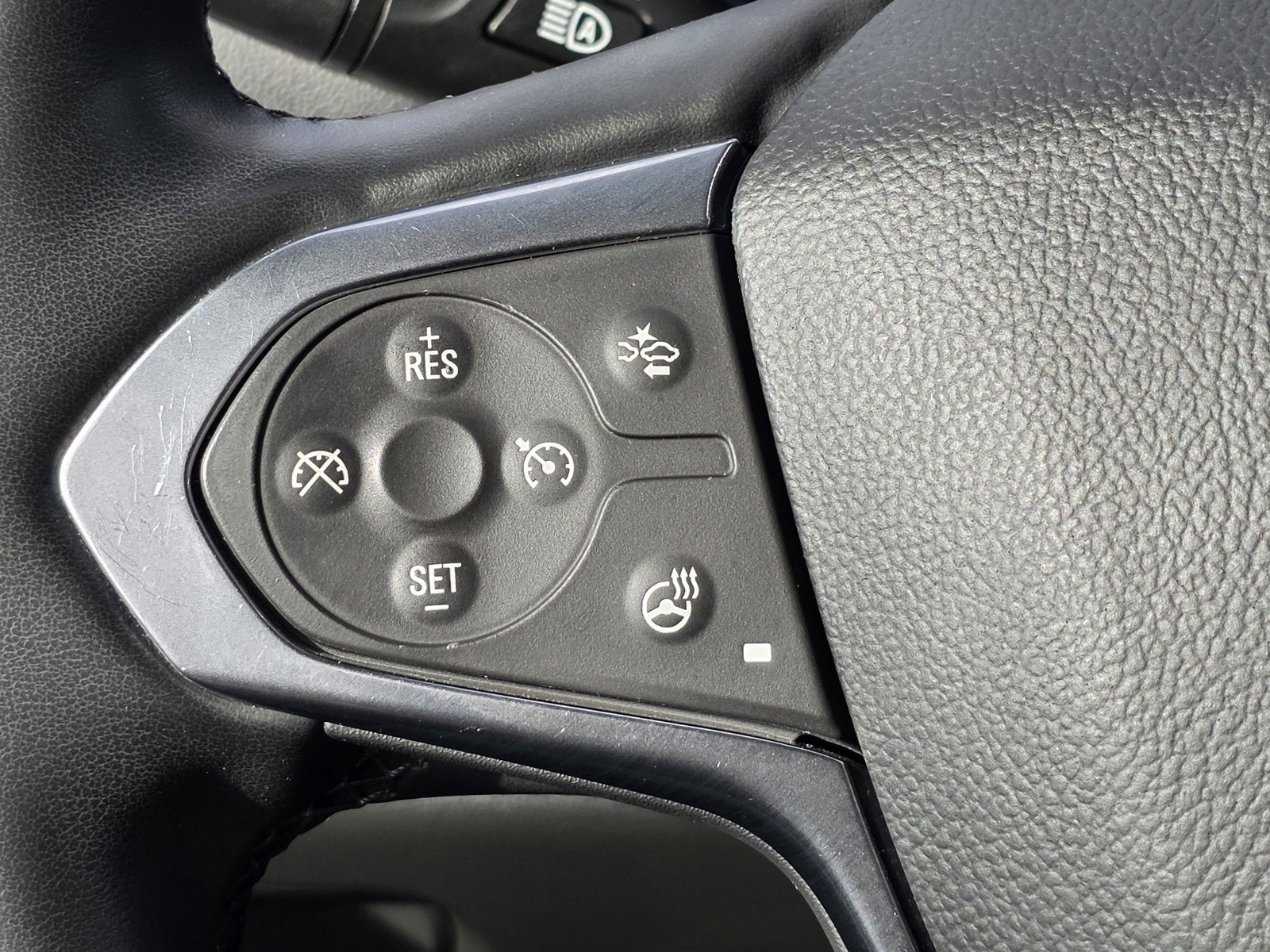 Used 2023 Chevrolet Traverse RS w/ LPO, Floor Liner Package image 33