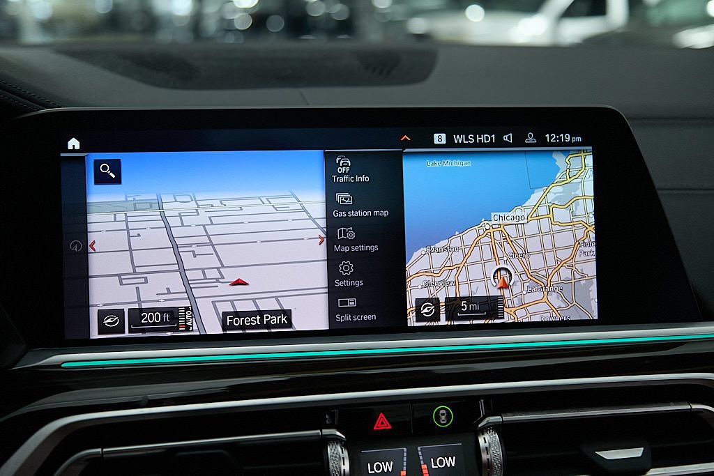 Used 2021 BMW X7 M50i w/ Dynamic Handling Package AWD/4WD image 39