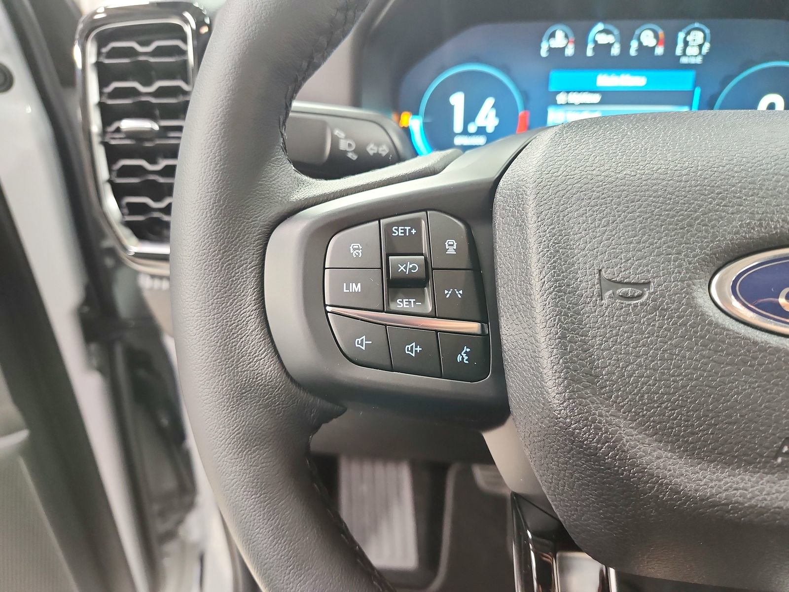 New 2026 Ford Ranger Lariat w/ FX4 Off-Road Package image 24