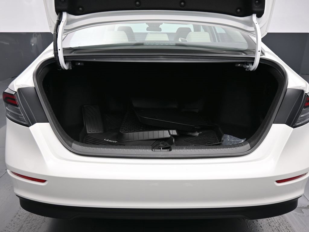Certified 2024 Honda Accord EX image 35
