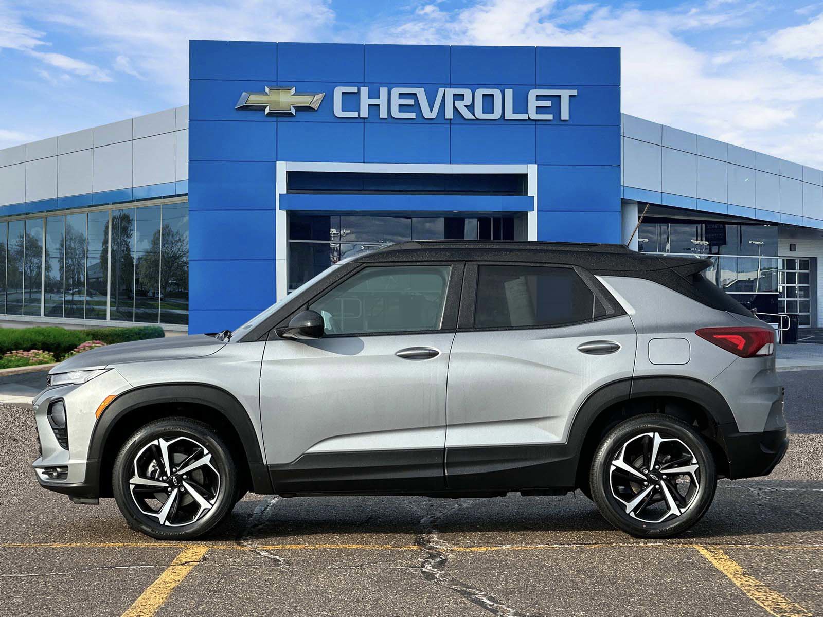 Certified 2023 Chevrolet TrailBlazer RS w/ Convenience Package image 2