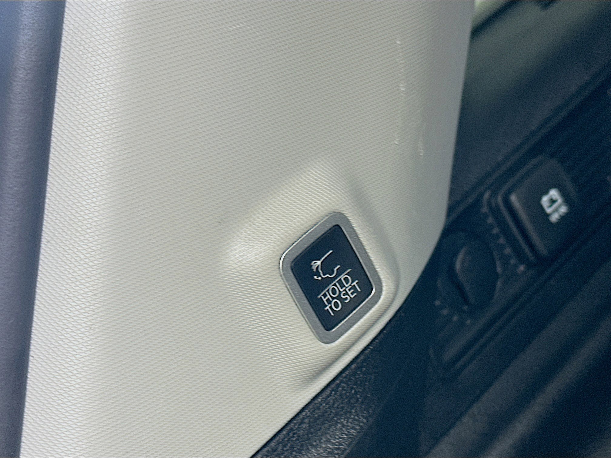 Used 2022 Jeep Grand Cherokee Limited 4xe image 28