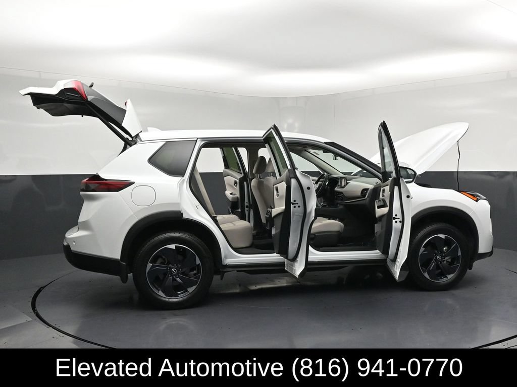 Used 2024 Nissan Rogue SV AWD/4WD image 37