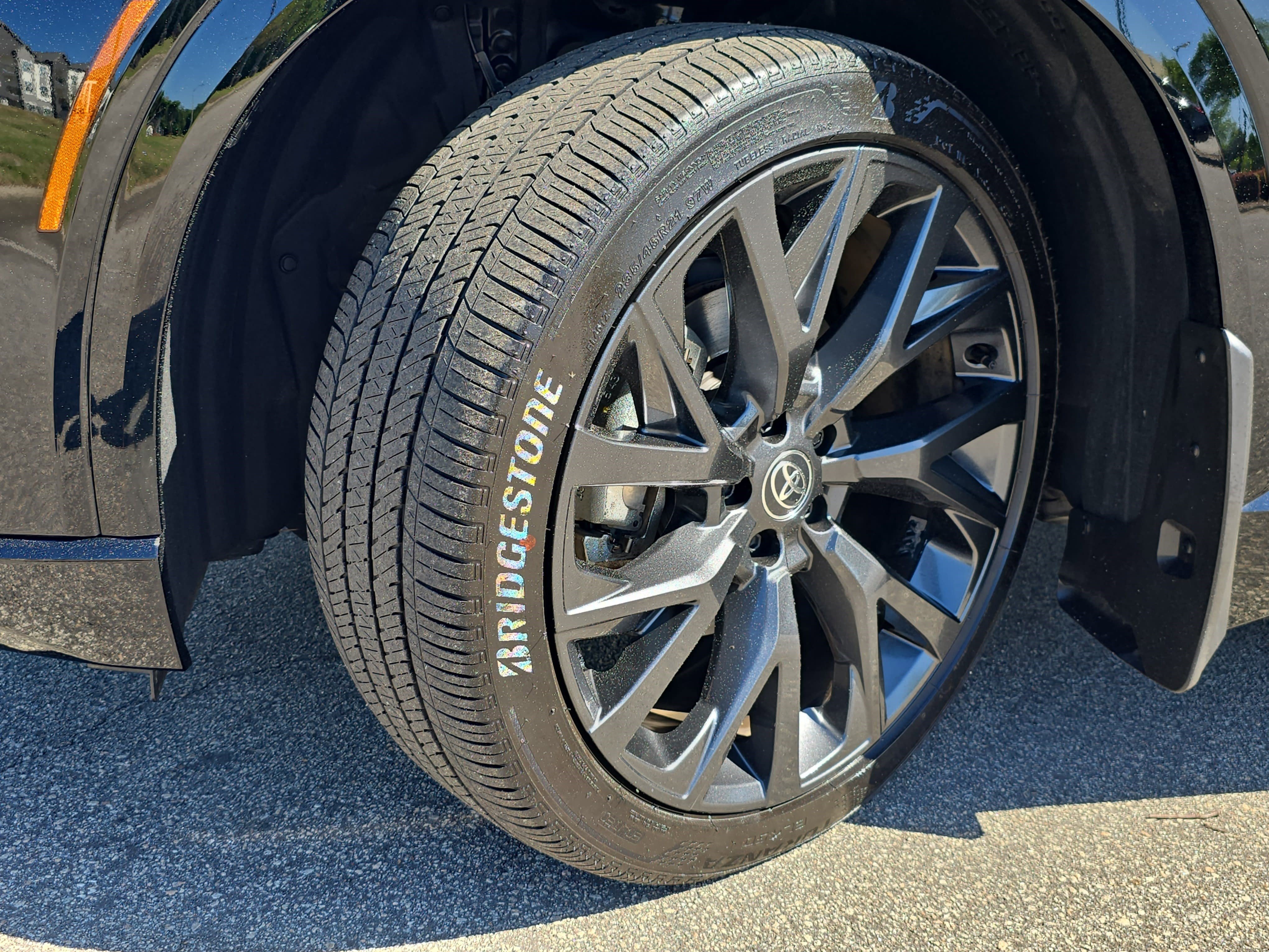 Used 2025 Toyota Crown Signia w/ Advanced Technology Package AWD/4WD image 34