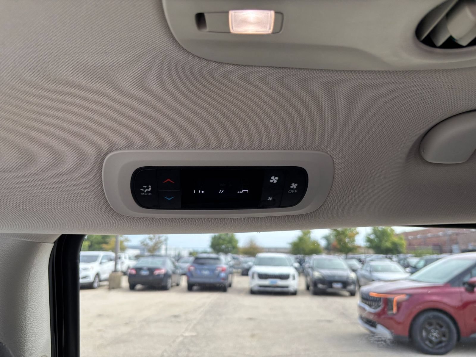 Used 2024 Chrysler Voyager LX FWD image 21