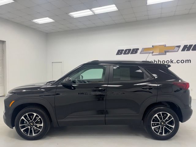 Used 2025 Chevrolet TrailBlazer LT AWD/4WD image 8