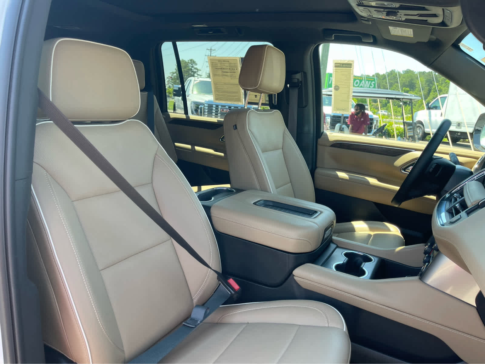 Used 2024 Chevrolet Suburban Premier AWD/4WD image 27