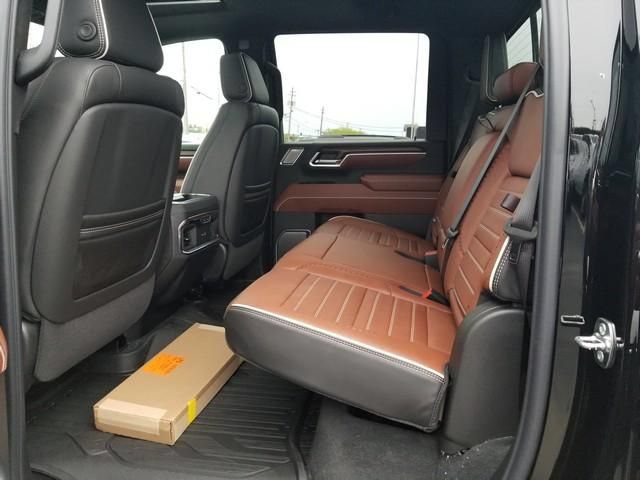 New 2026 GMC Sierra 3500 Denali Ultimate w/ LPO, Black Badging Package AWD/4WD image 9