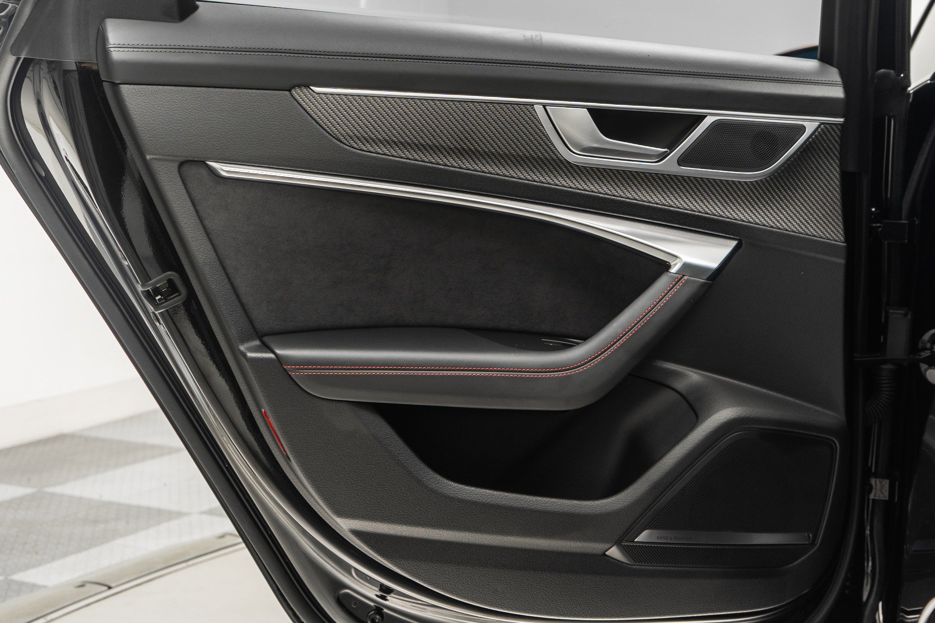 Used 2025 Audi S6 Premium Plus w/ Premium Plus Package image 41