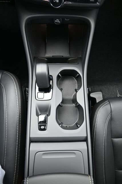 New 2026 Volvo XC40 B4 Core w/ Climate Package FWD image 11