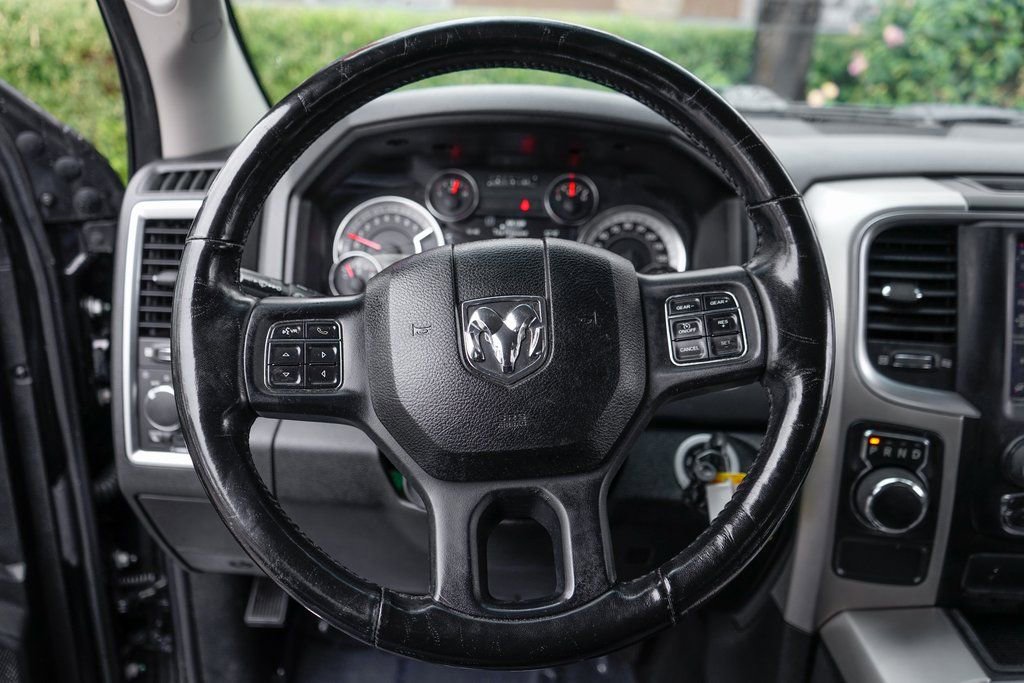 Used 2020 RAM 1500 Classic SLT w/ Luxury Group image 18