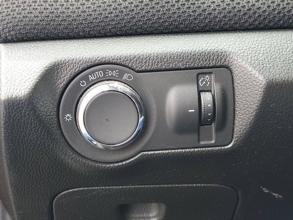 Used 2016 Chevrolet Cruze LT FWD image 8