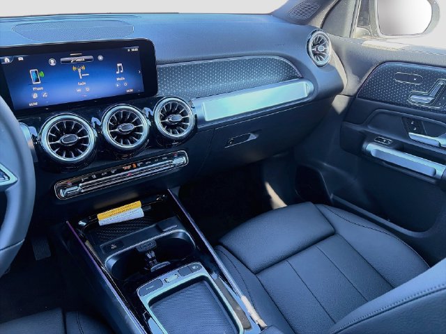 New 2026 Mercedes-Benz GLB 250 4MATIC image 23