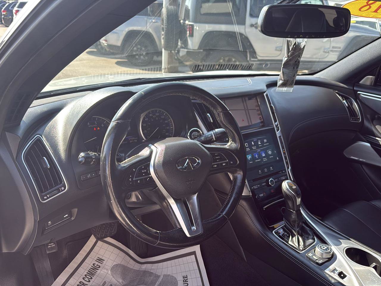 Used 2018 INFINITI Q60 3.0t Luxe w/ Sensory Package 3.0T Luxe RWD image 8