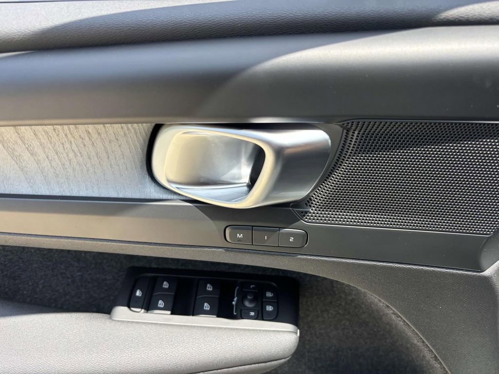 New 2026 Volvo XC40 B5 Plus w/ Protection Package Premier image 12