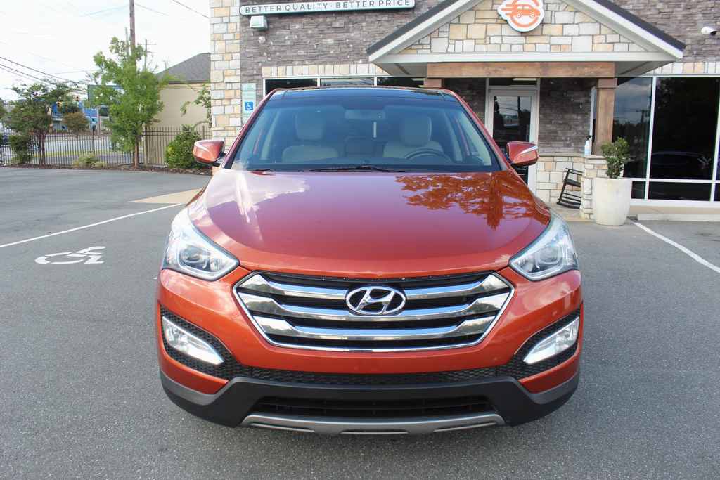 Used 2013 Hyundai Santa Fe Sport w/ Technology Pkg AWD/4WD image 2