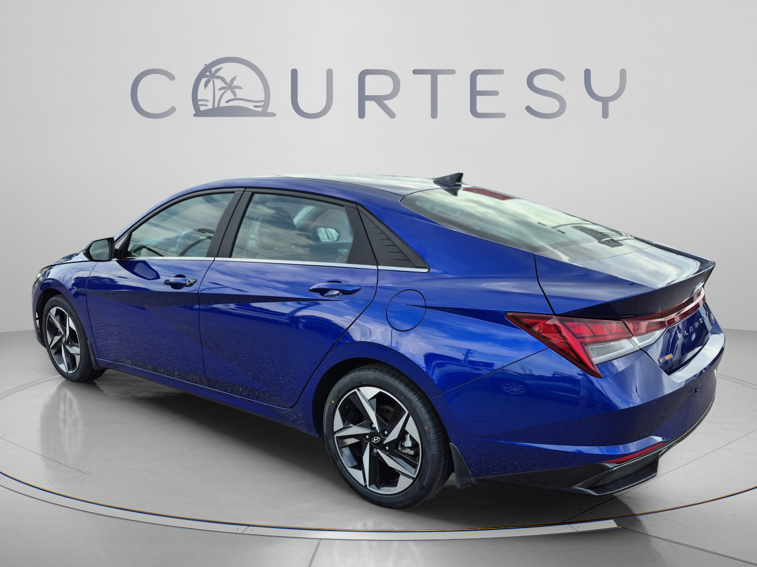 Used 2023 Hyundai Elantra Limited FWD image 3