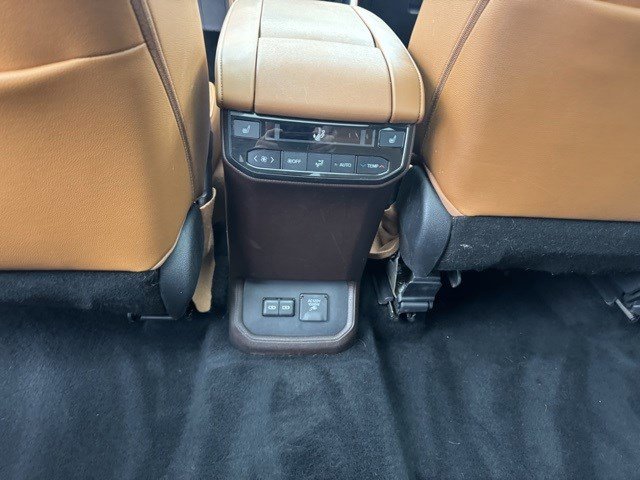Used 2022 Toyota Highlander Platinum image 29
