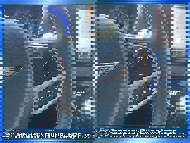 Used 2025 Chrysler Pacifica Select image 23