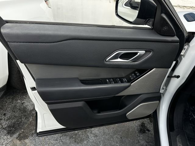Used 2019 Land Rover Range Rover Velar R-Dynamic SE image 13
