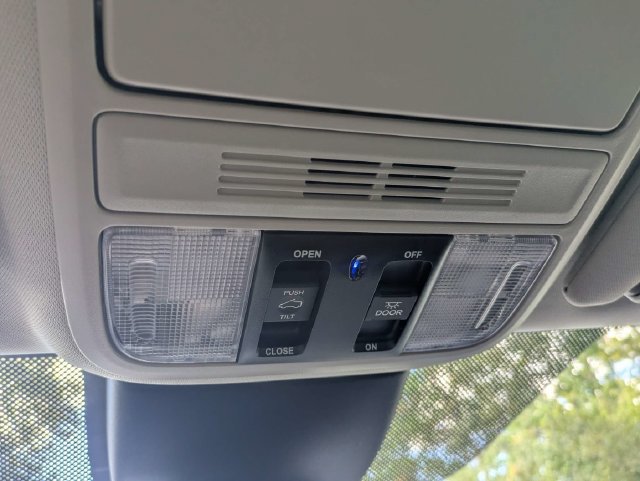 Used 2025 Honda Odyssey EX-L image 32