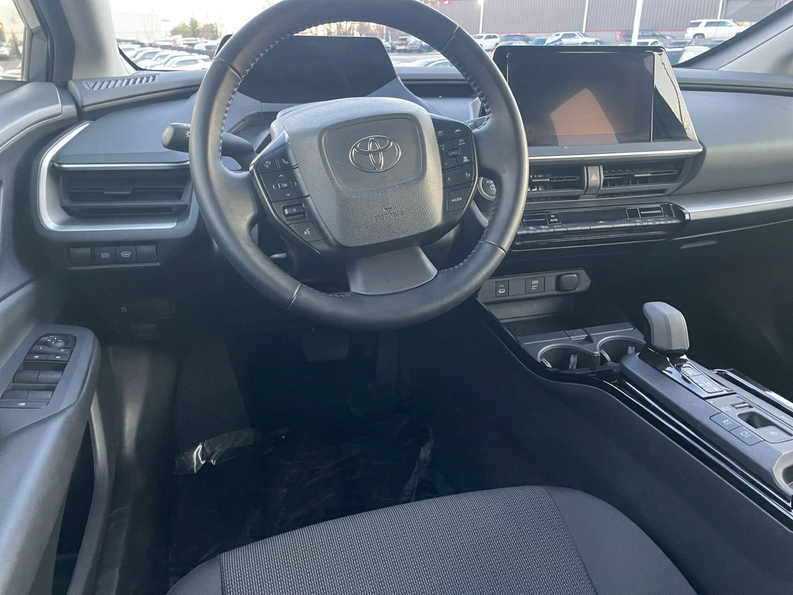 Used 2025 Toyota Prius LE image 32