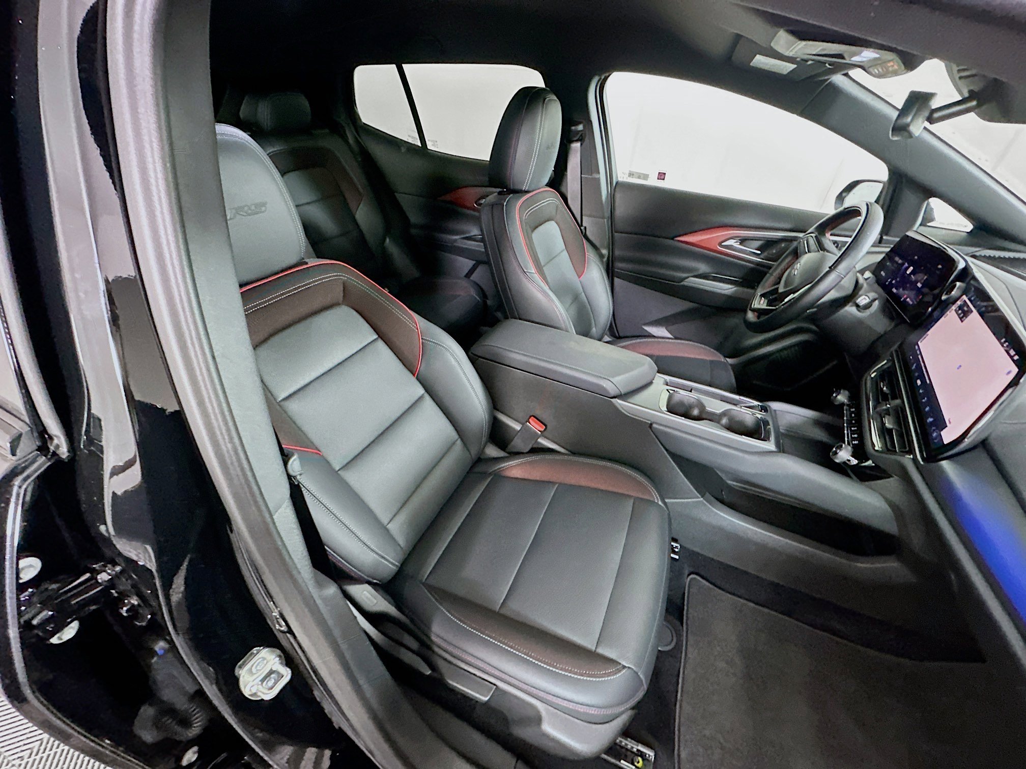 Used 2024 Chevrolet Equinox EV RS image 31