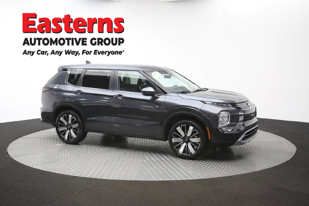 Used 2025 Mitsubishi Outlander SE FWD image 50