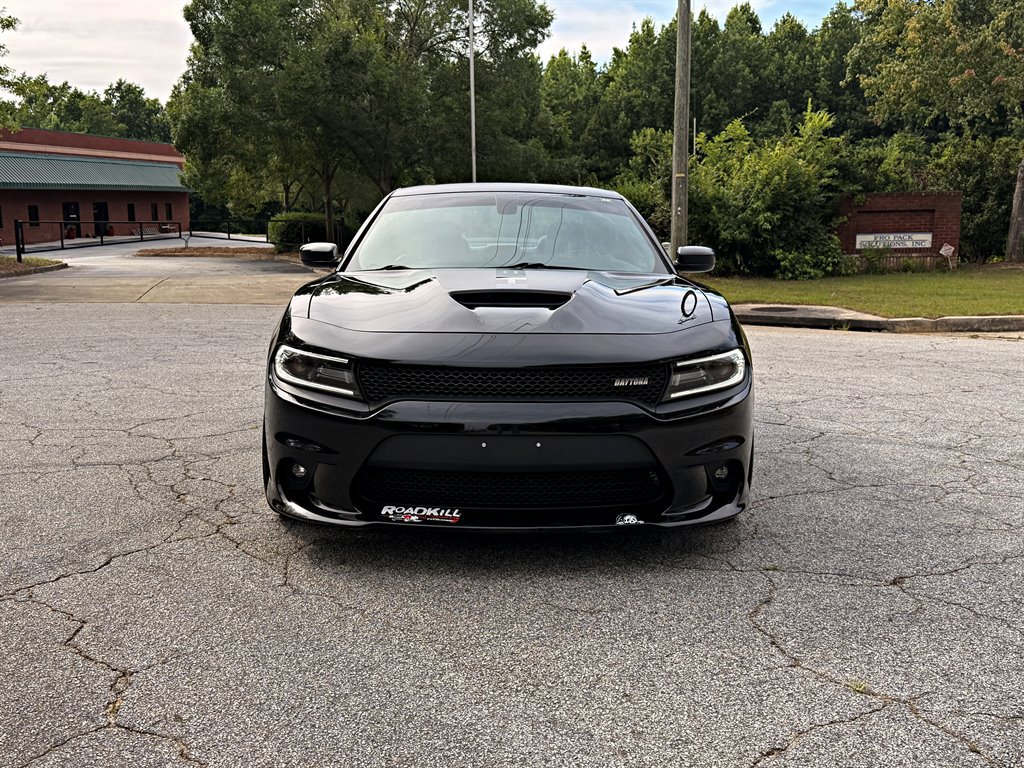 Used 2018 Dodge Charger R/T RWD image 2