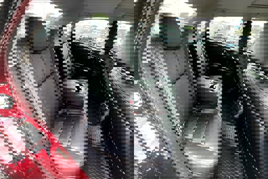 Used 2017 Toyota Avalon XLE Premium image 19