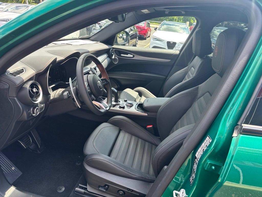 New 2025 Alfa Romeo Stelvio Sprint AWD/4WD image 27