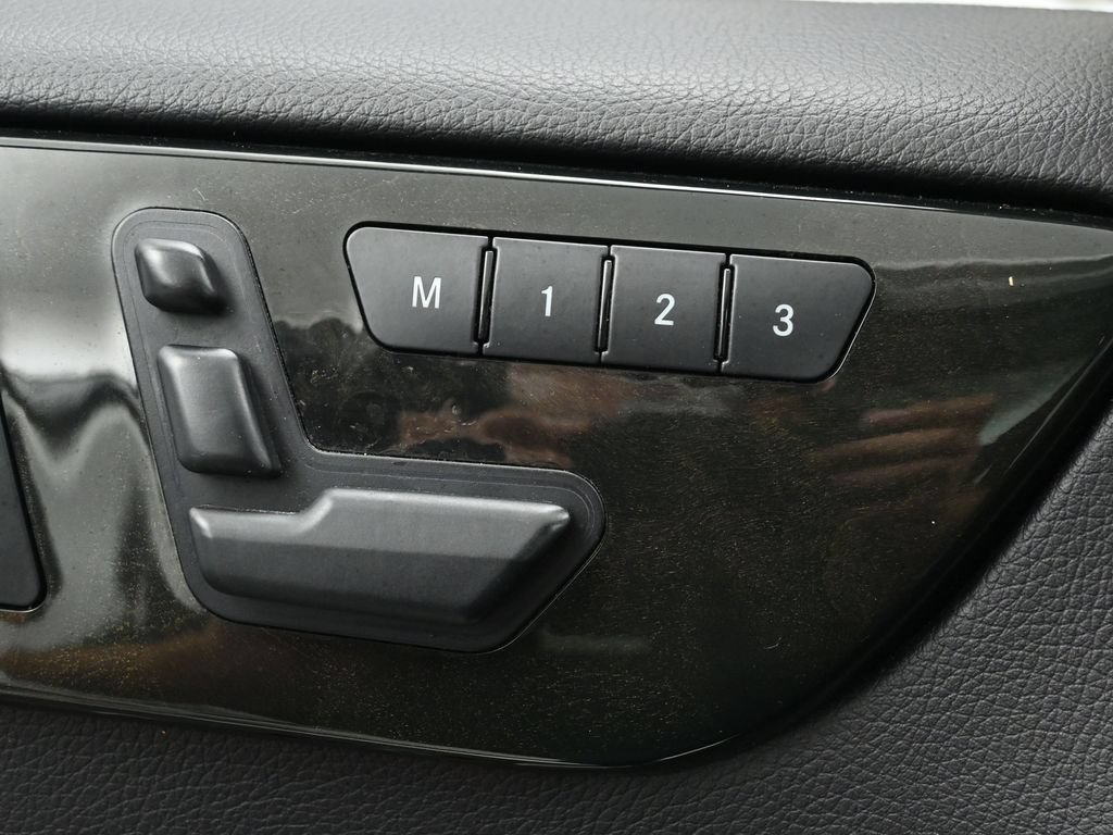 Used 2016 Mercedes-Benz GL 450 4MATIC w/ Premium I Package image 41