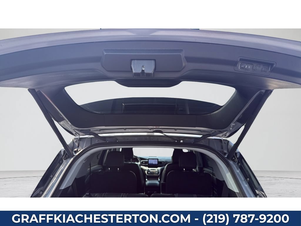Used 2021 Ford Explorer XLT w/ Equipment Group 202A AWD/4WD image 38