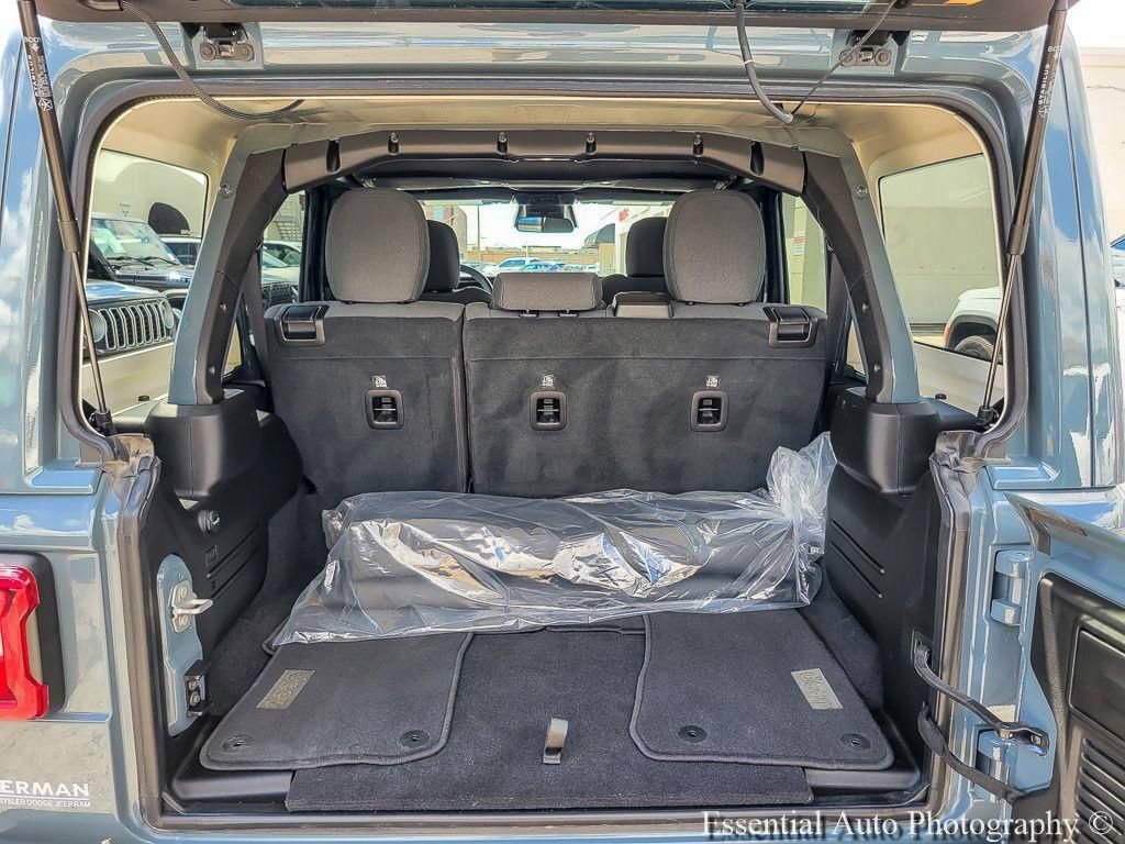 Certified 2025 Jeep Wrangler Unlimited Sahara AWD/4WD image 22