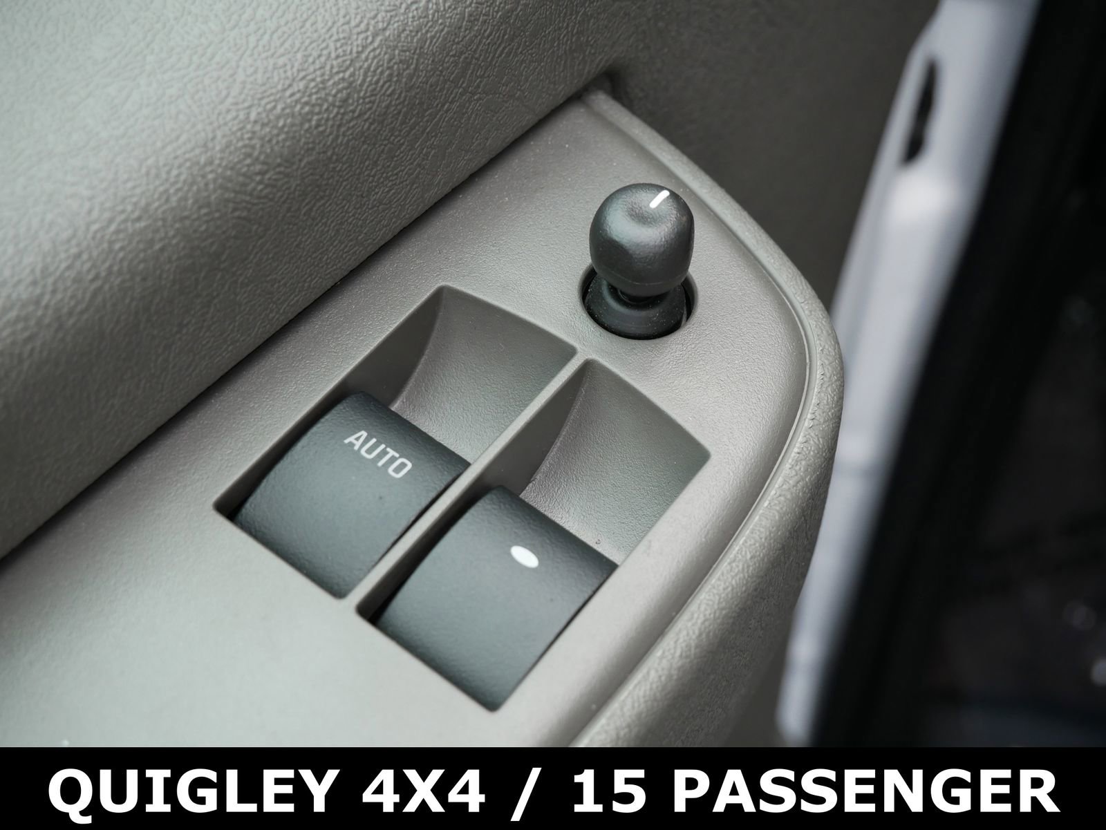 Used 2024 Chevrolet Express 3500 LT w/ LT Preferred Equipment Group image 14