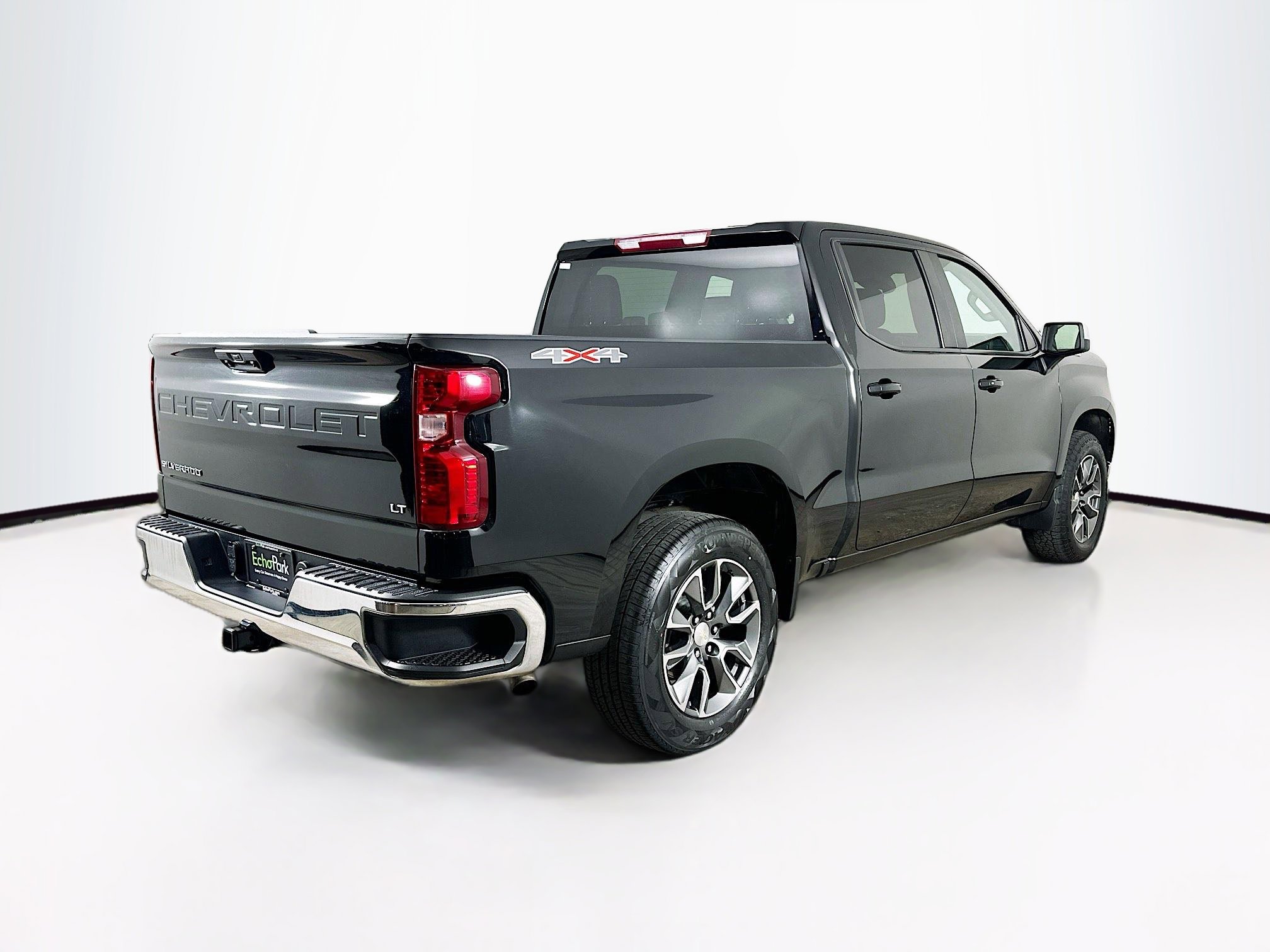 Used 2023 Chevrolet Silverado 1500 LT AWD/4WD image 9