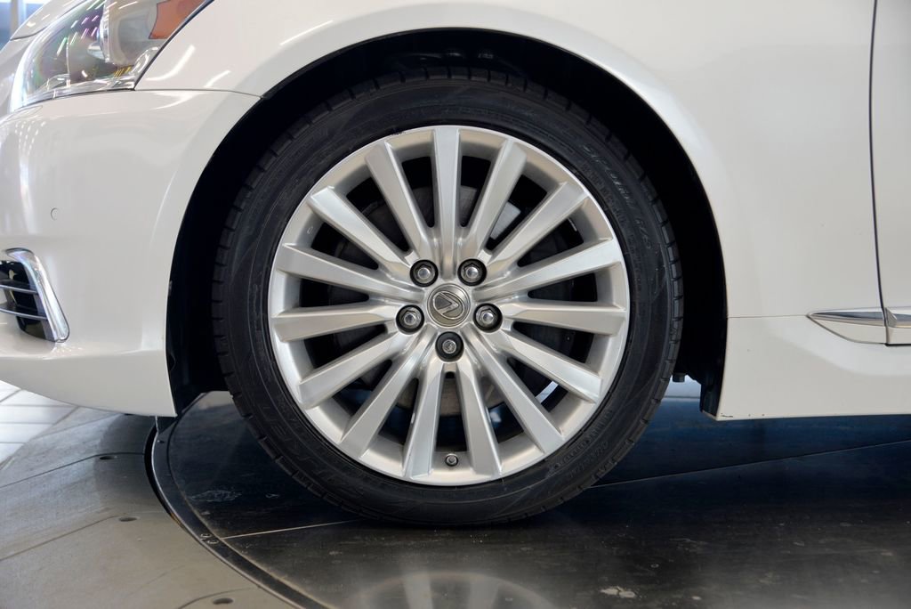 Used 2017 Lexus LS 460 AWD w/ Comfort Package image 10