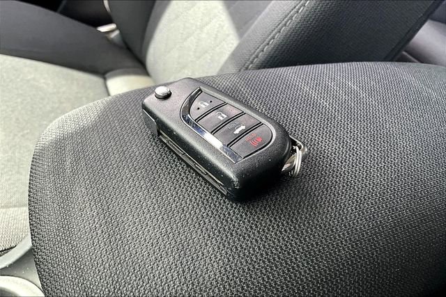 Used 2024 Toyota Corolla LE image 32