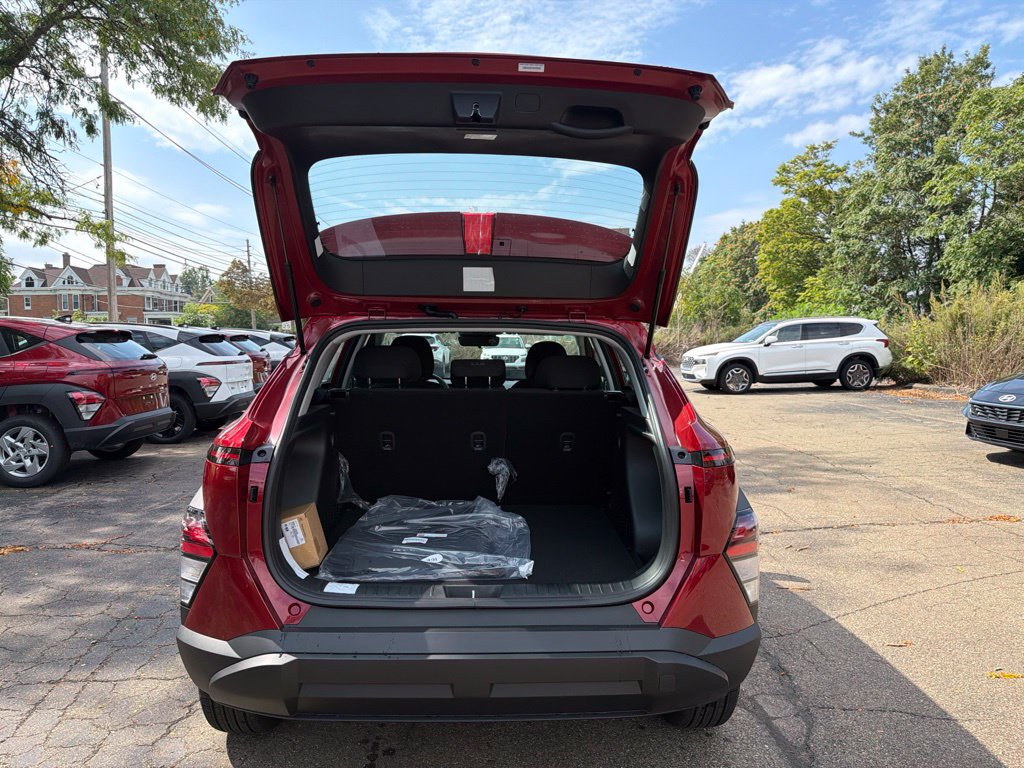 New 2027 Hyundai Kona SE AWD/4WD image 11